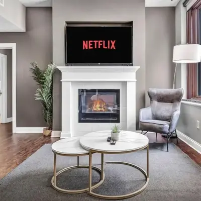 Luxury 2 BD Condo in the Heart of Downtown • Gym