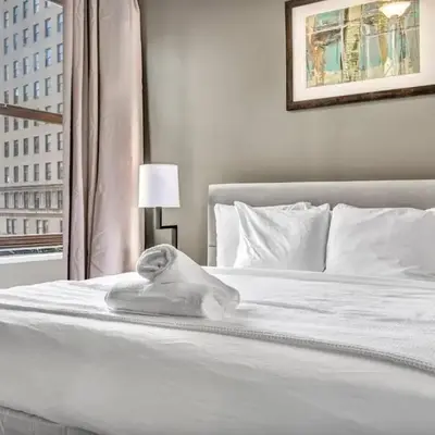 Downtown Luxury Condo | Parking•Security•Gym