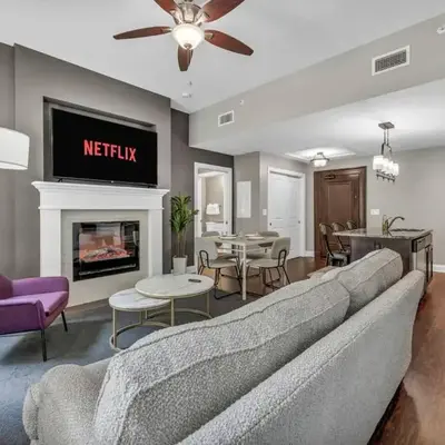 Upscale Downtown Loft | Parking • Gym