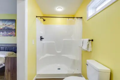 Gallery image of Explore Downtown Ashland! Cozy and New Apartment in Ashland