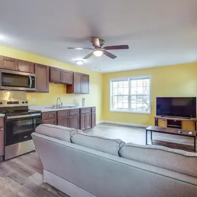 Explore Downtown Ashland! Cozy and New Apartment