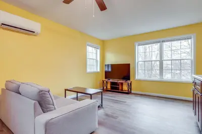 Gallery image of Downtown Ashland and Central Park! Fresh Condo in Ashland