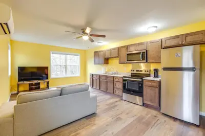 Gallery image of Downtown Ashland and Central Park! Fresh Condo in Ashland