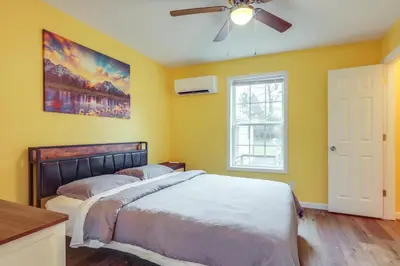 Gallery image of Downtown Ashland and Central Park! Fresh Condo in Ashland