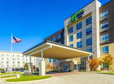 an image of the front of a hotel at Holiday Inn Express & Suites Toledo West by IHG in Toledo