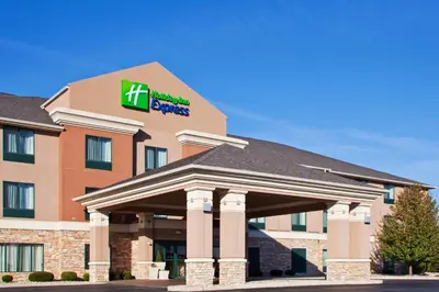 a front view of a hotel at Holiday Inn Express Gas City by IHG in Gas City