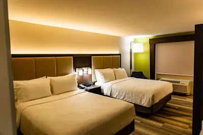 a hotel room with two beds at Holiday Inn Express - Columbus - Dublin by IHG in Dublin