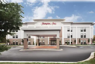 a rendering of the entrance to a hotel at Hampton Inn Youngstown/Boardman in Poland