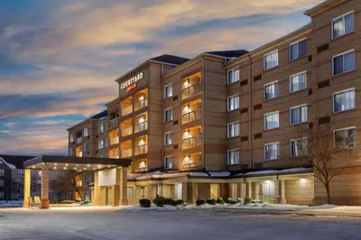a rendering of the hampton inn suites durhamatown at Courtyard Cleveland Airport South in Middleburg Heights
