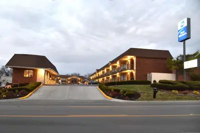a building on the side of a road at Best Western Winchester Hotel in Winchester