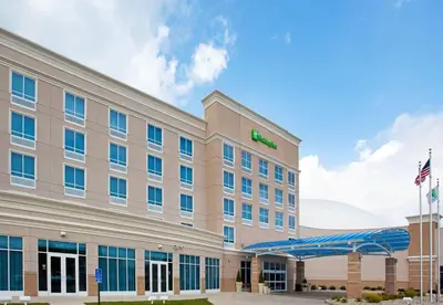 an exterior view of a hotel at Holiday Inn Toledo - Maumee I-80/90 by IHG in Maumee