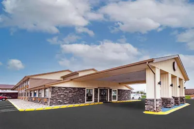 a rendering of the front of a gas station at Baymont by Wyndham Perrysburg-Toledo in Perrysburg