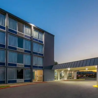 Days Inn by Wyndham Cambridge