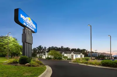 a street sign on the side of a road at Microtel Inn & Suites by Wyndham Sunbury - Columbus North in Sunbury