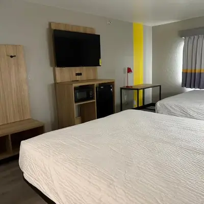 Super 8 by Wyndham Richfield Cleveland