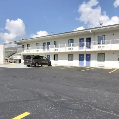 Motel 6-Middleburg Heights