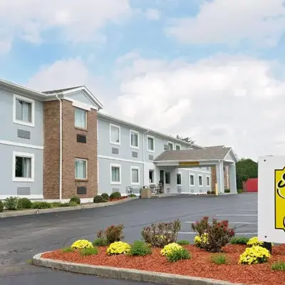Super 8 by Wyndham Lexington Hamburg Area