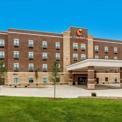 Comfort Suites Wooster near University Campus