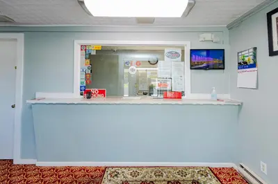 a room with a counter in a room with a counter sidx sidx at Budget Inn Columbus in Lockbourne
