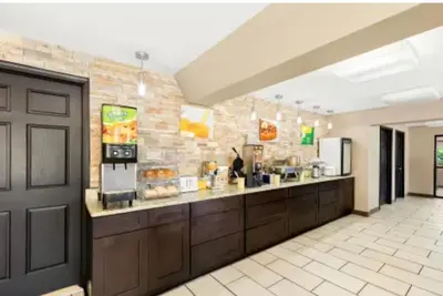 a kitchen with aasteryasteryasteryasteryasteryasteryasteryasteryasteryasteryasteryastery at Quality Inn Middleburg Heights near Cleveland Airport in Middleburg Heights