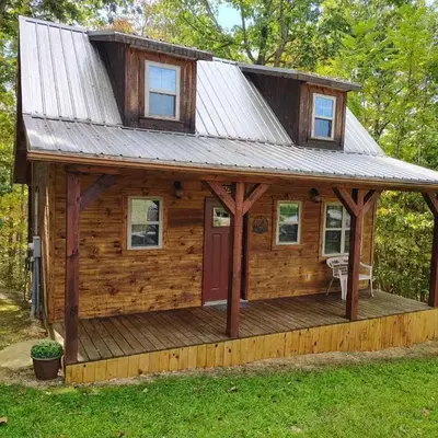 The Genoa - An Amish Built Deluxe Cabin