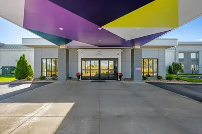 a large building with a colorful ceiling at Spark By Hilton Cleveland Beachwood in Beachwood