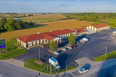 an overhead view of a building with a parking lot at Quality Inn Milan-Sandusky in Milan