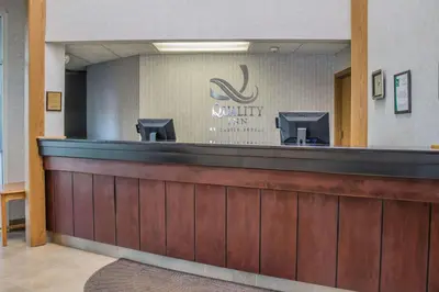 a view of a waiting area of auryury clinic at Quality Inn Port Clinton Waterfront in Port Clinton