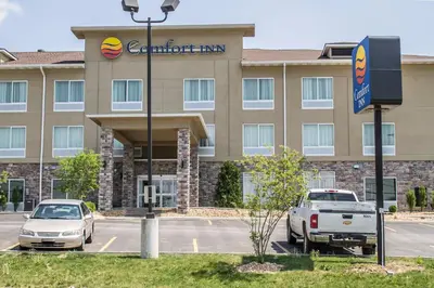 a car parked in front of a hotel at Comfort Inn St Clairsville in Saint Clairsville