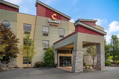 a hotel building with a c comfort suites at Comfort Suites Monaca in Monaca