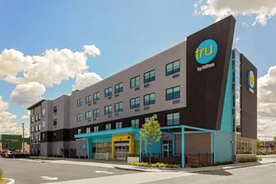 an office building with the ups logo on it at Tru By Hilton Cleveland Midtown in Cleveland