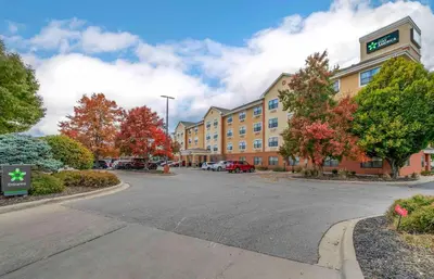 an empty street in front of a building at Extended Stay America Select Suites - Columbus - Worthington in Worthington