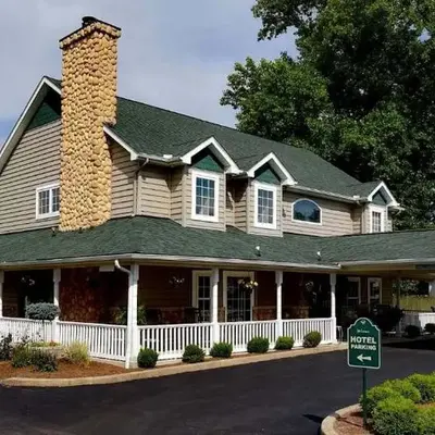 Hearthstone Inn & Suites