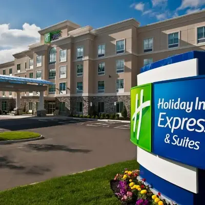 Holiday Inn Express & Suites Columbus - Easton Area by IHG