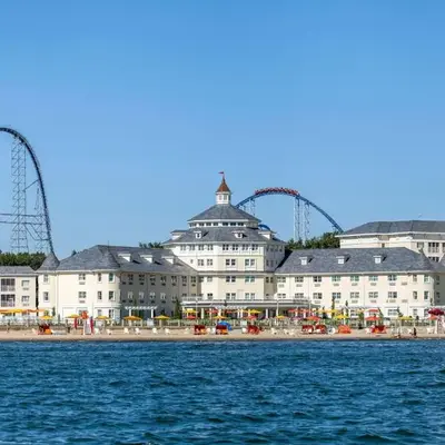 Cedar Point Hotel Breakers