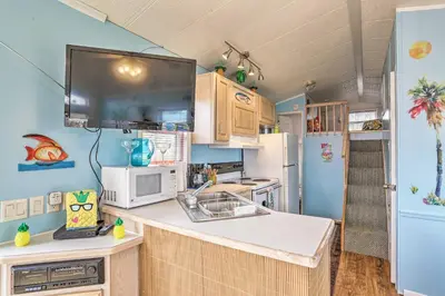 Gallery image of Middle Bass Resort Villa with Grill and Deck! in Put-in-Bay