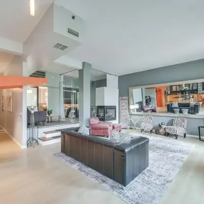 Dtwn Cleveland Loft-Style Condo Walk to Stadiums!