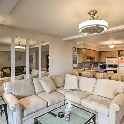 The Shores Condo with Beach Access Less Than 2 Mi to Dtwn!