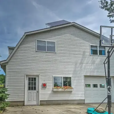 Loft Unplugged with Outdoor Space in Amish Country!