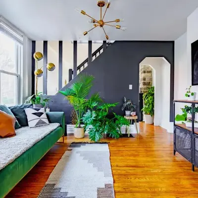 Jungle House Luxury Homes - Columbus Downtown Short North - Steps to Convention Center & Nationwide Arena - Sleeps up to 11 - Free Parking - Over 5