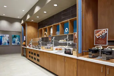 a restaurant kitchen with aasteryasteryasteryasteryasteryasteryasteryasteryasteryasteryastery at SpringHill Suites by Marriott Columbus Dublin in Dublin