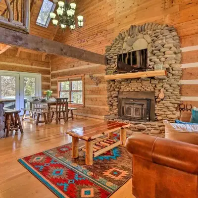 Luxe Dog-Friendly Cabin with Hot Tub and Game Room