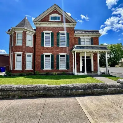 Newly Renovated Historic mansion ☆ 8 Bedrooms