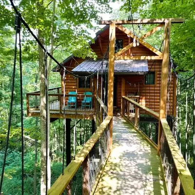 Treehouse #4 by Amish Country Lodging
