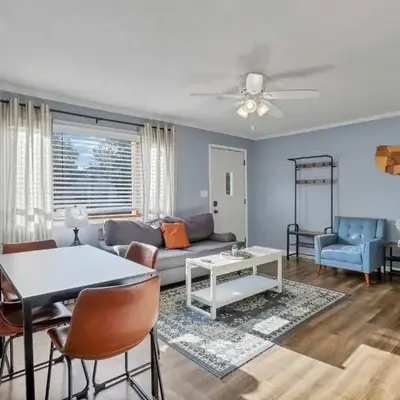 Housepitality - The Sunset House