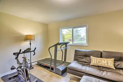 Gallery image of Cleveland Area Home with Yard about 12 Mi to Dtwn! in Parma