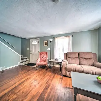 Eastlake Home with Patio Less Than 1 Mi to Lake Erie!