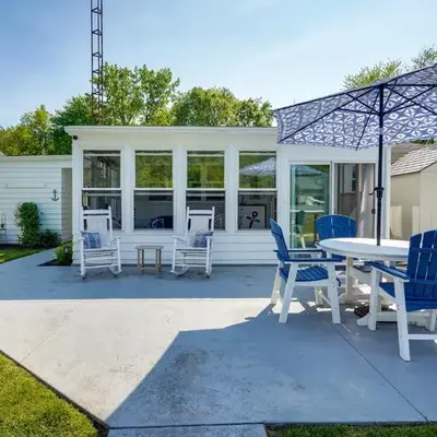 Waterfront Lakeview Cottage with Dock and Lift!