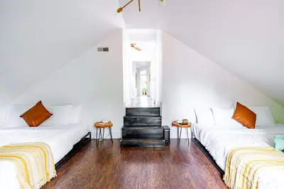 Gallery image of Jungle House Chillicothe - Luxury Downtown Homes Free Parking in Chillicothe