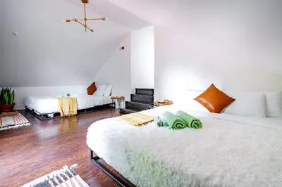 Gallery image of Jungle House Chillicothe - Luxury Downtown Homes Free Parking in Chillicothe